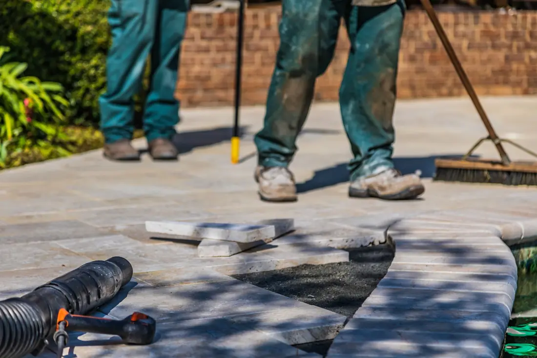 Installer laying planks