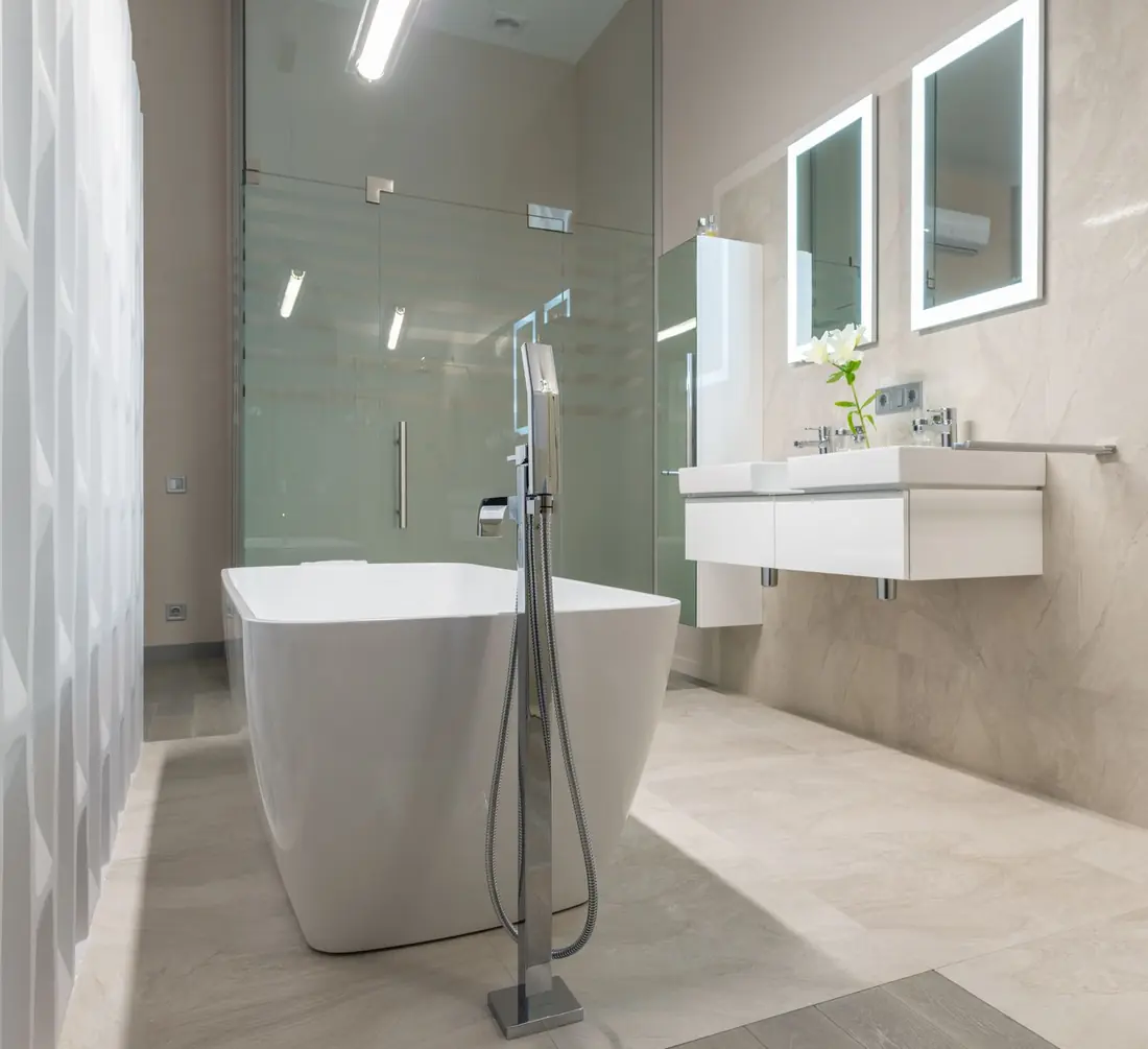 Freestanding tub